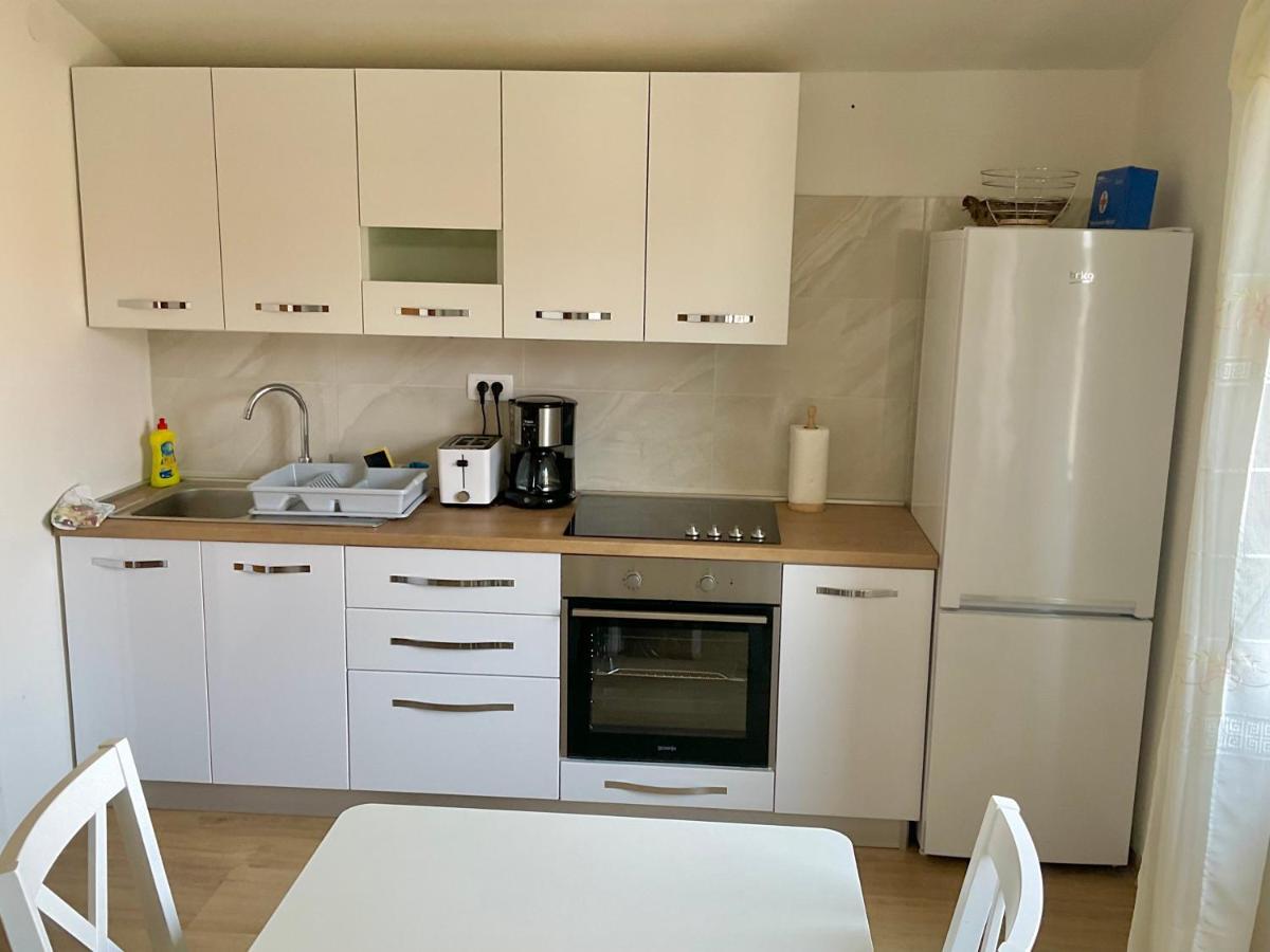 Apartmani Piculo Primošten Esterno foto